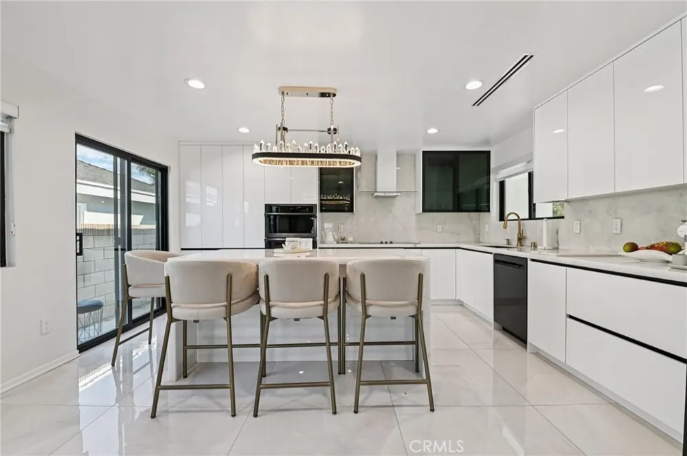 15937 Londelius Street North Hills, CA 91343