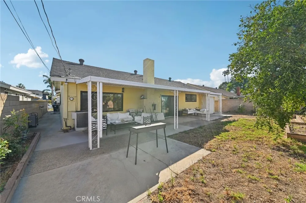 15937 Londelius Street North Hills, CA 91343