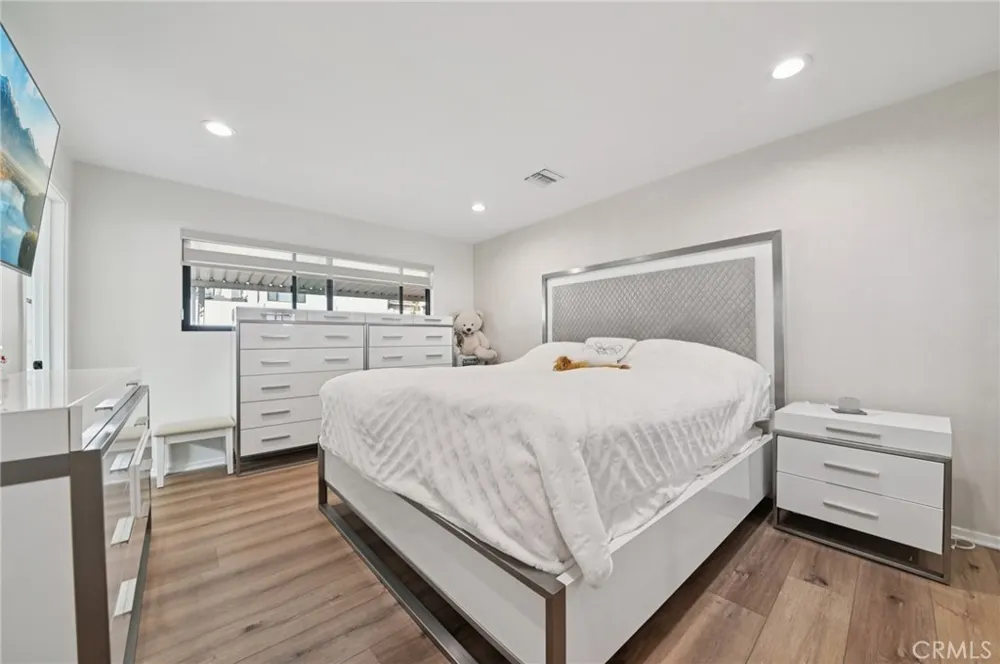 15937 Londelius Street North Hills, CA 91343