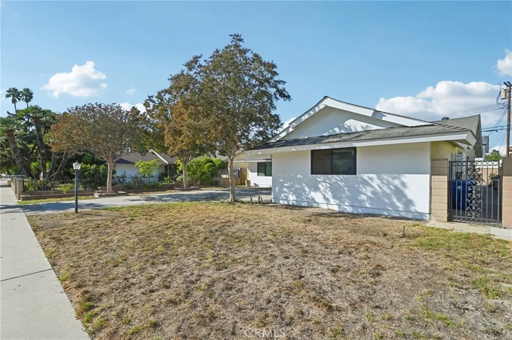 15937 Londelius Street North Hills, CA 91343