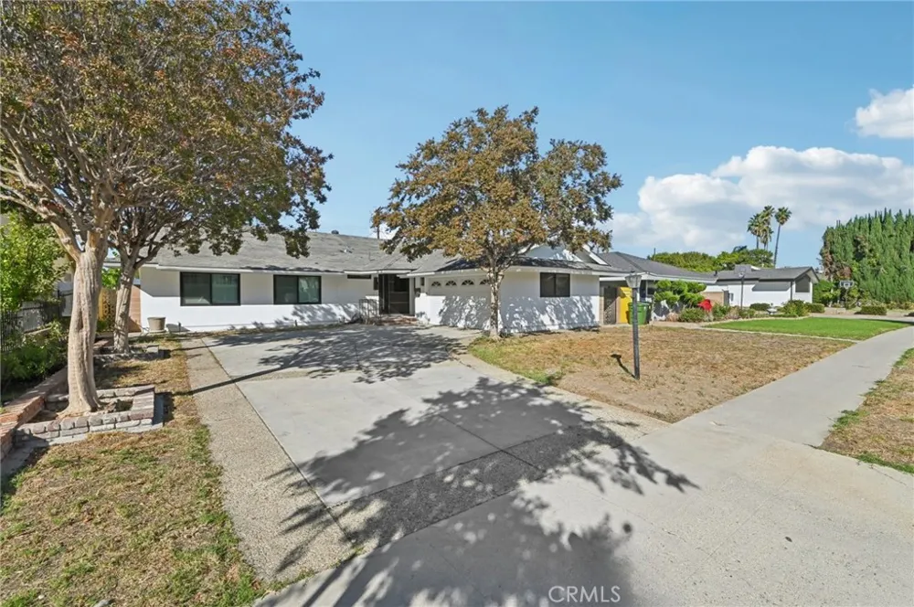 15937 Londelius Street North Hills, CA 91343