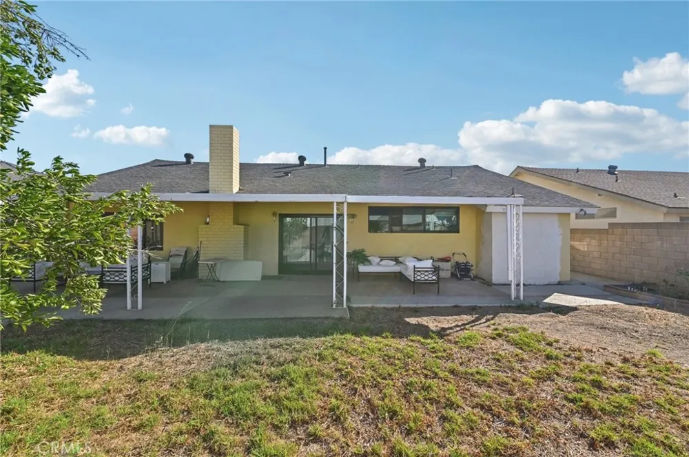 15937 Londelius Street North Hills, CA 91343