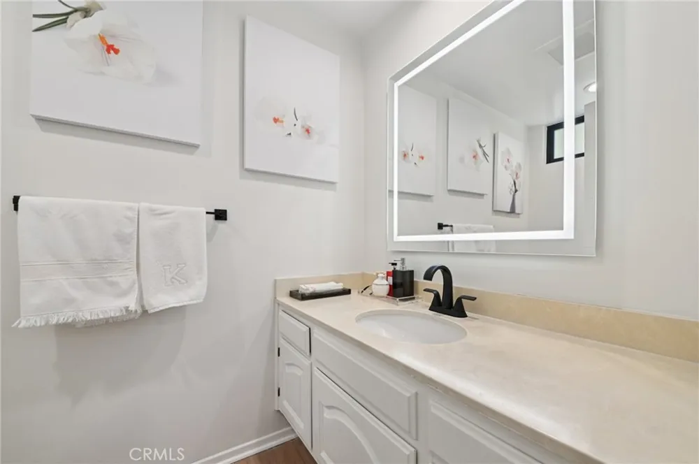 15937 Londelius Street North Hills, CA 91343