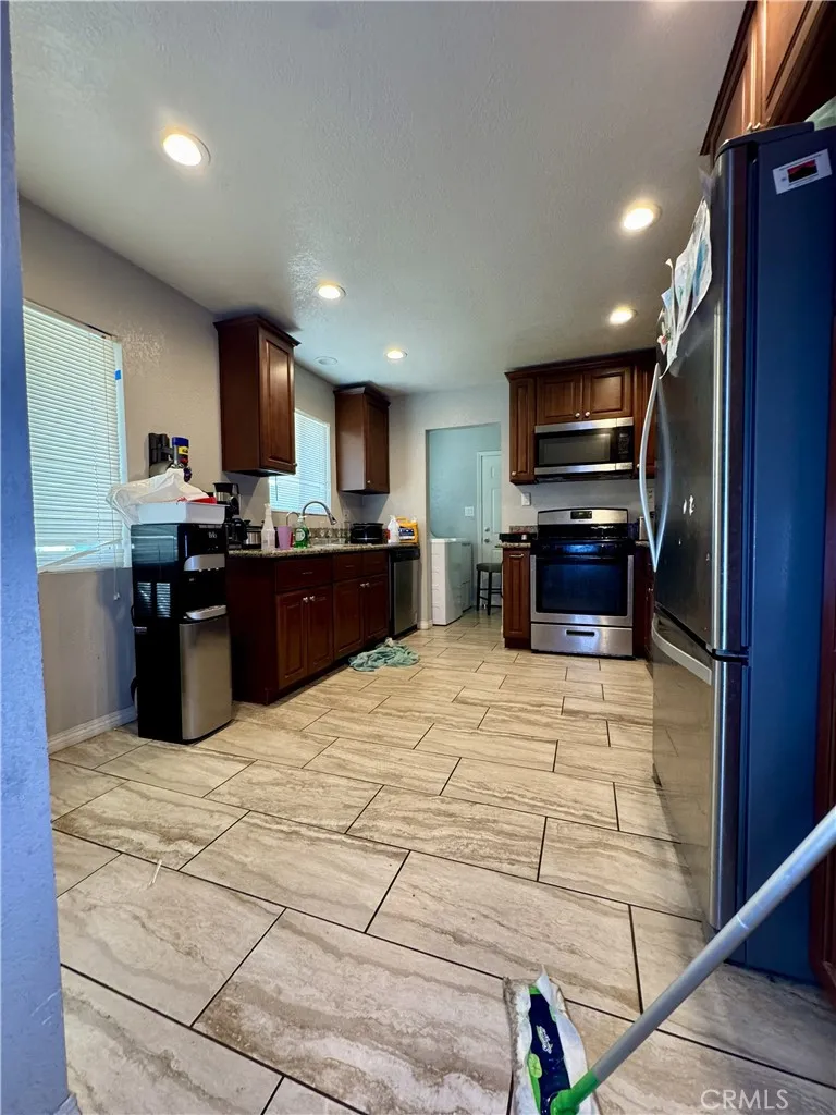 1368 Indian Sage Lancaster, CA 93534
