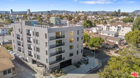 4506 Dockweiler Street #301
