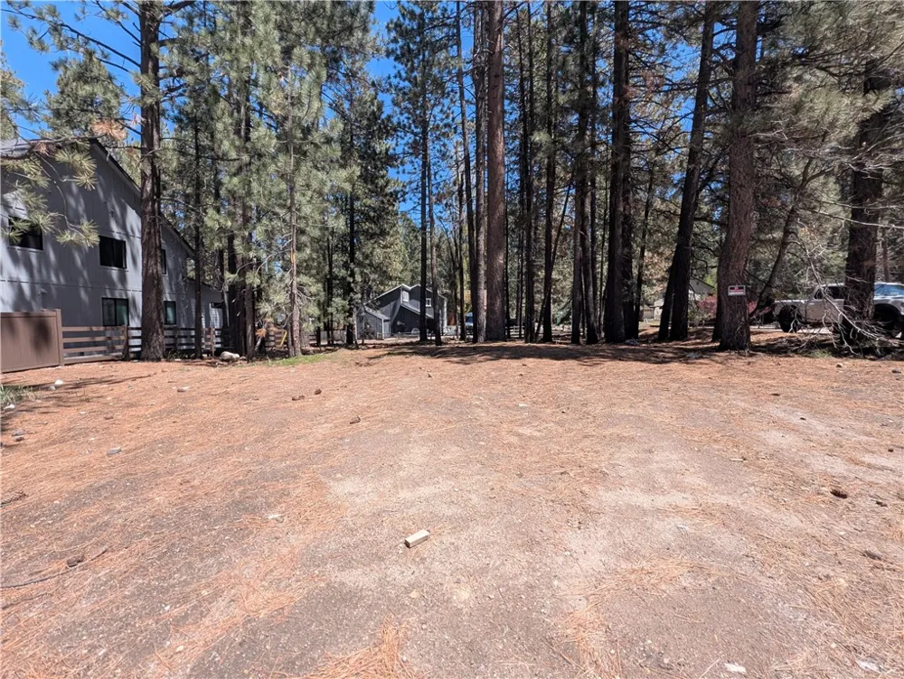 689 Summit Boulevard Big Bear Lake, CA 92315