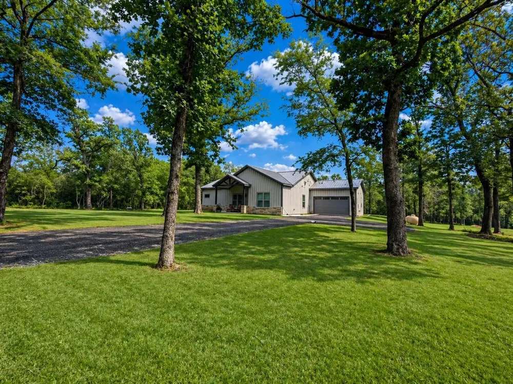 176 Cr 770 Donie, TX 75838