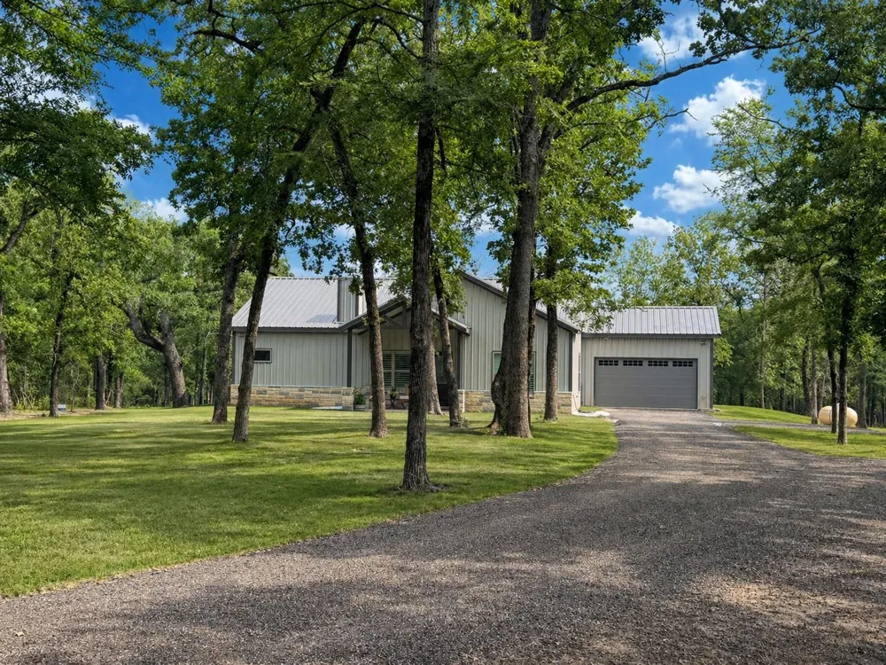176 Cr 770 Donie, TX 75838