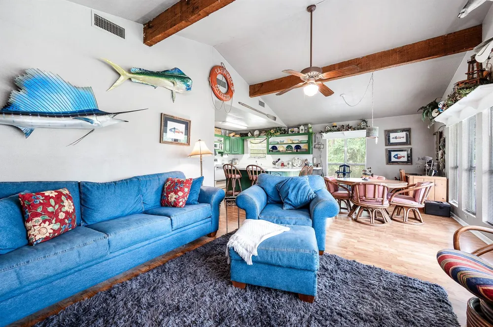 134 Private Road 652 Sargent, TX 77414