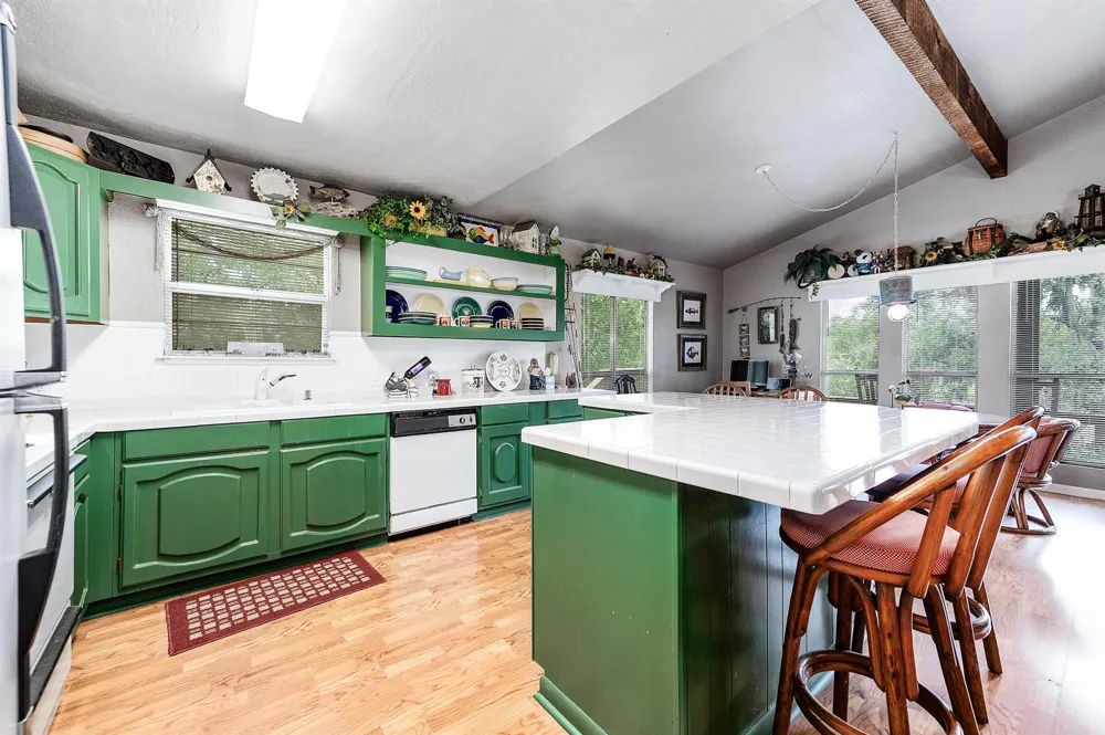 134 Private Road 652 Sargent, TX 77414