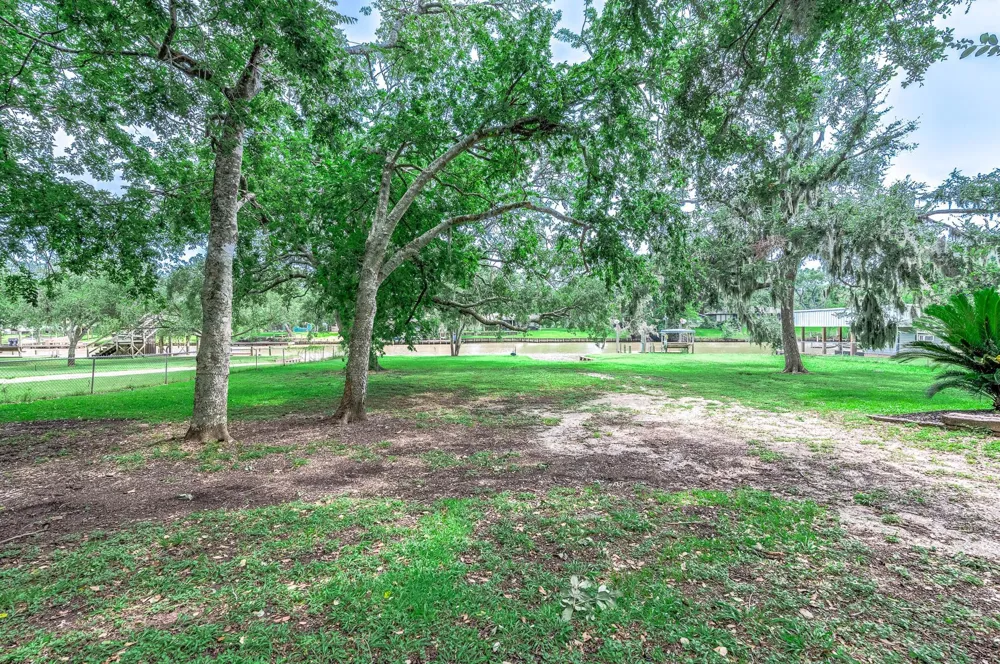 134 Private Road 652 Sargent, TX 77414
