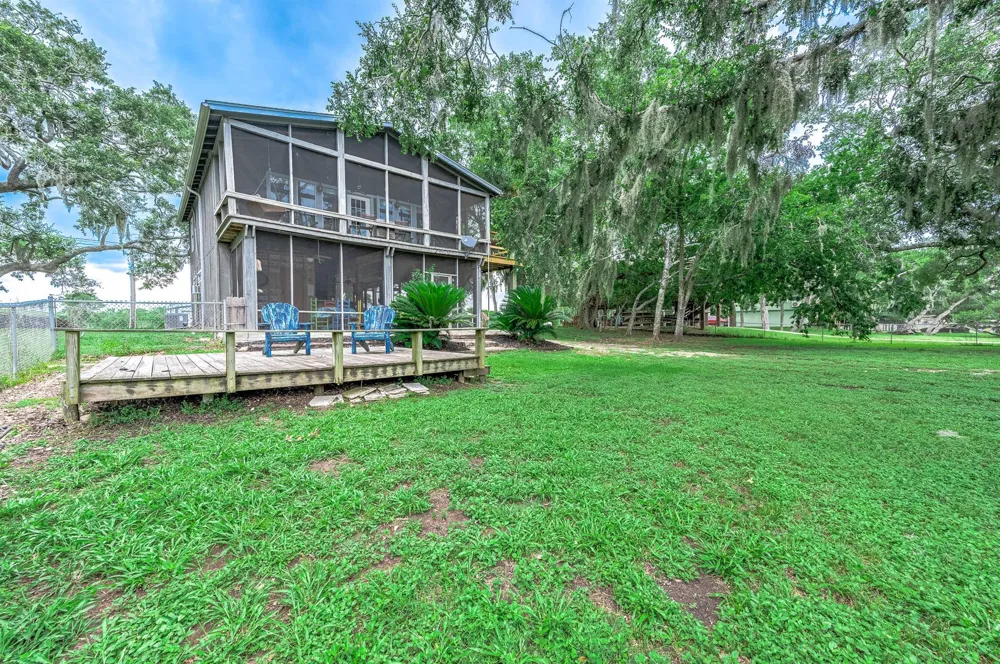 134 Private Road 652 Sargent, TX 77414