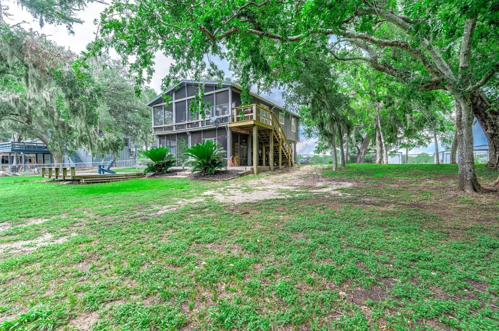 134 Private Road 652 Sargent, TX 77414