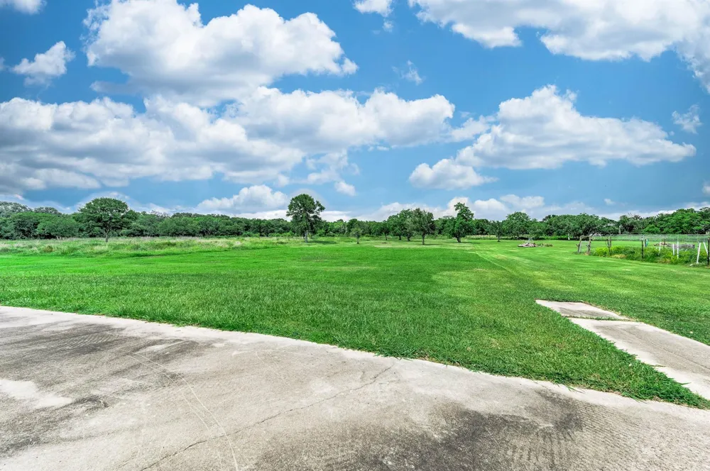 134 Private Road 652 Sargent, TX 77414