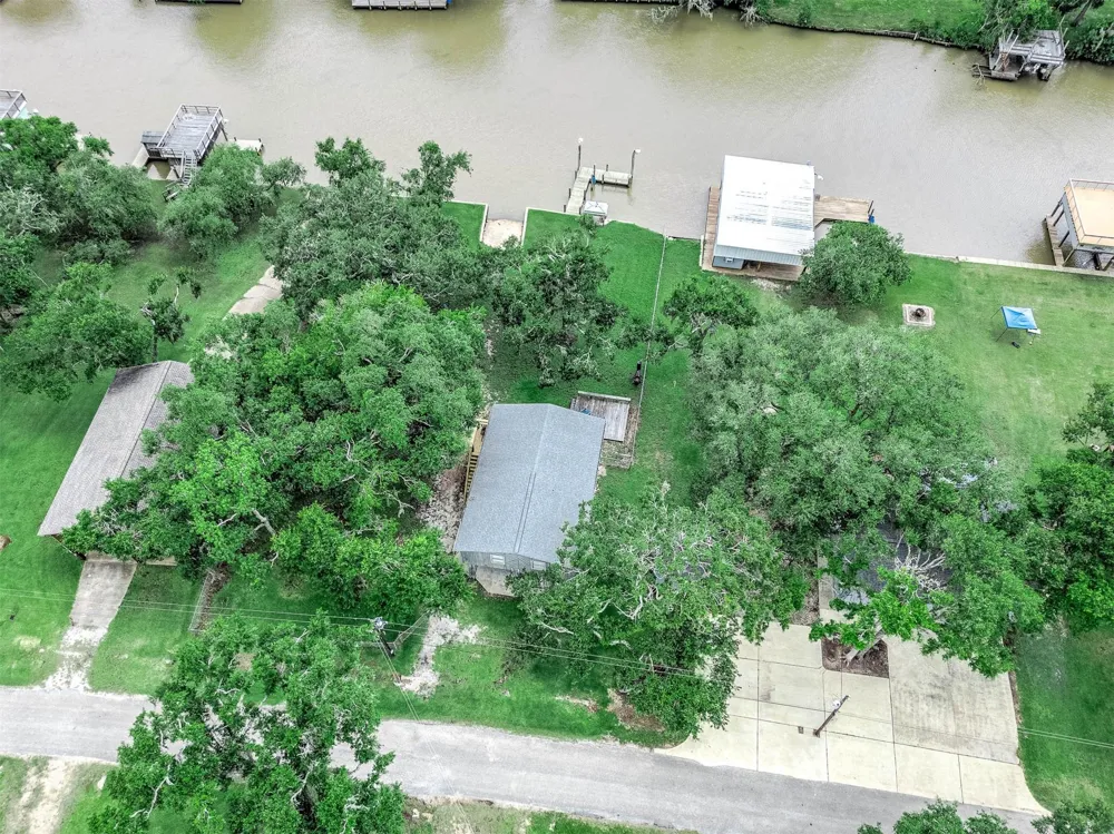 134 Private Road 652 Sargent, TX 77414