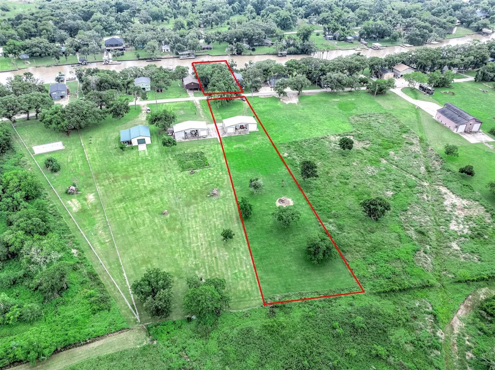 134 Private Road 652 Sargent, TX 77414