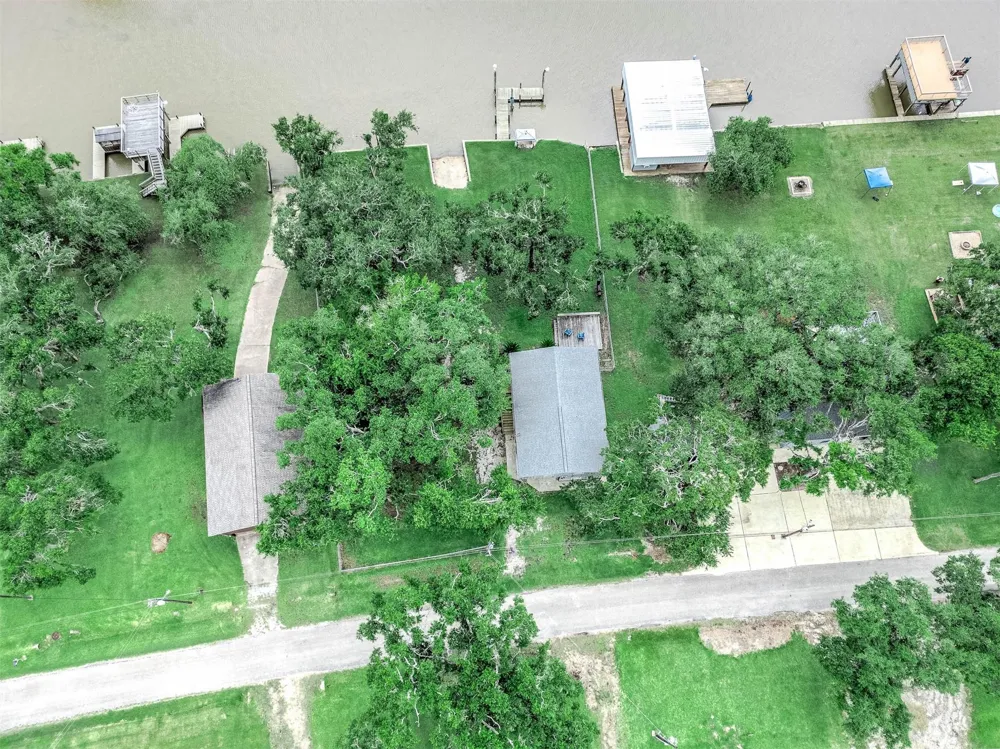 134 Private Road 652 Sargent, TX 77414