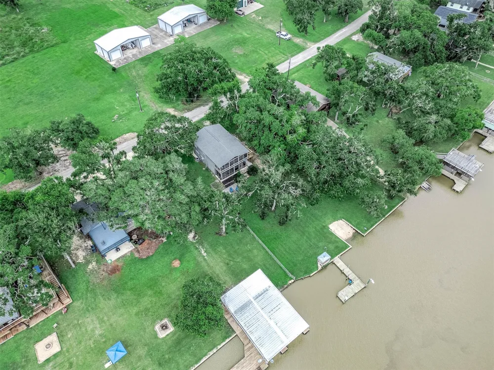 134 Private Road 652 Sargent, TX 77414