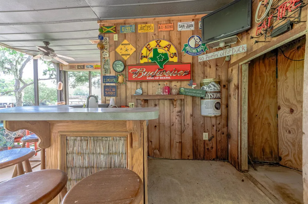 134 Private Road 652 Sargent, TX 77414