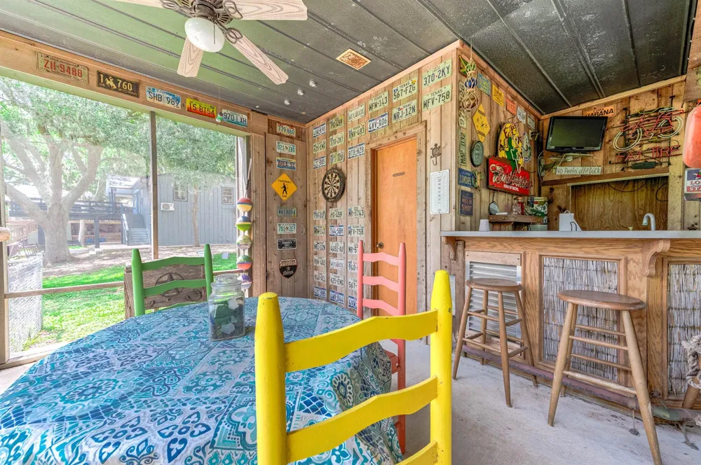 134 Private Road 652 Sargent, TX 77414