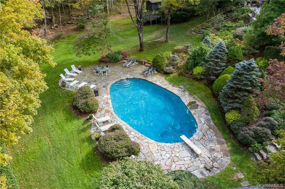 217 Trinity Pass Pound Ridge, NY 10576