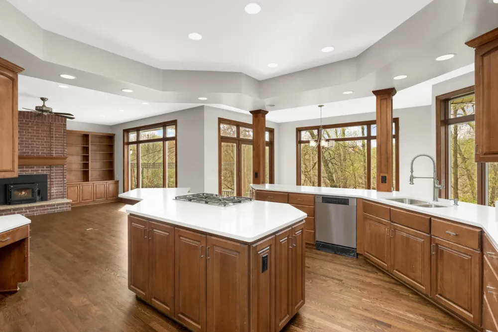 2437 Sunset Court Little Canada, MN 55117