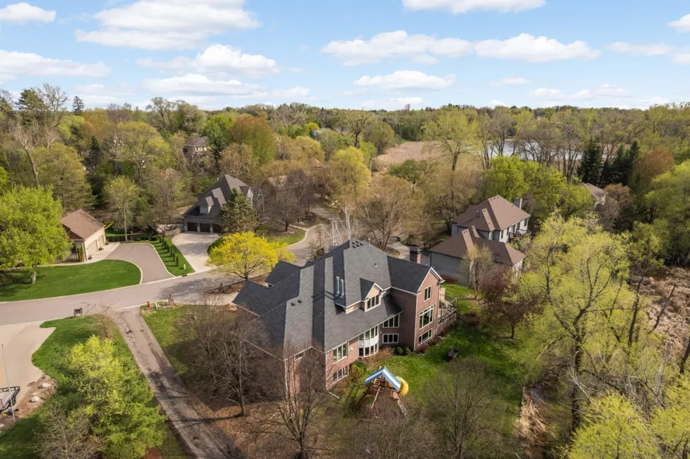 2437 Sunset Court Little Canada, MN 55117