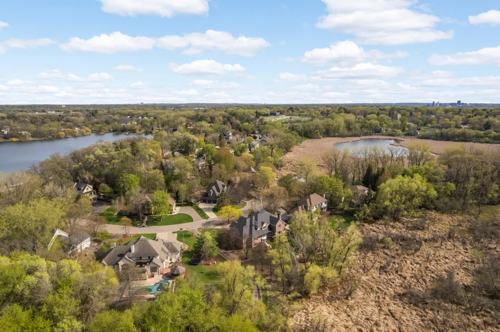 2437 Sunset Court Little Canada, MN 55117
