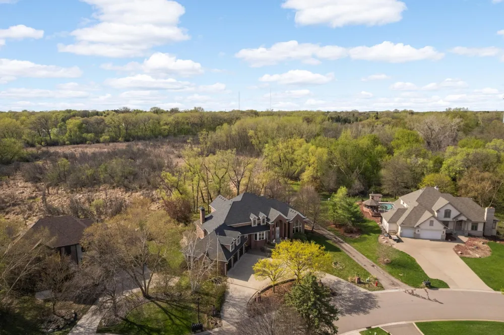 2437 Sunset Court Little Canada, MN 55117