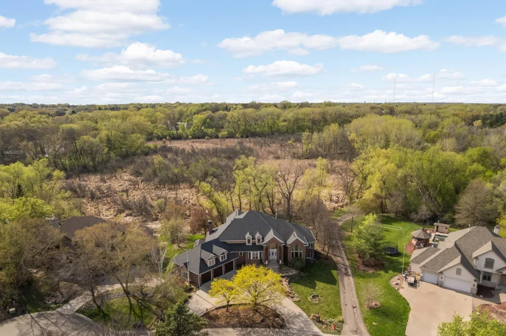 2437 Sunset Court Little Canada, MN 55117