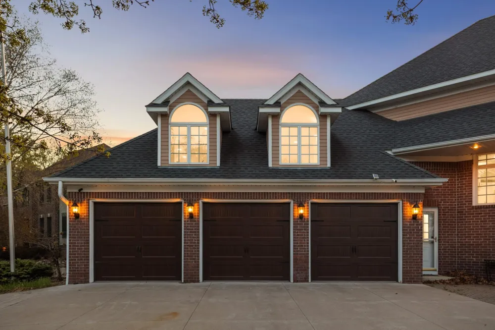 2437 Sunset Court Little Canada, MN 55117