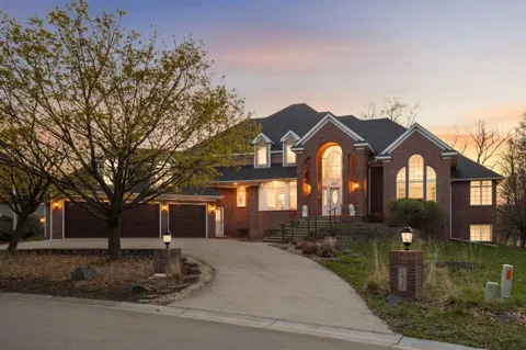 2437 Sunset Court