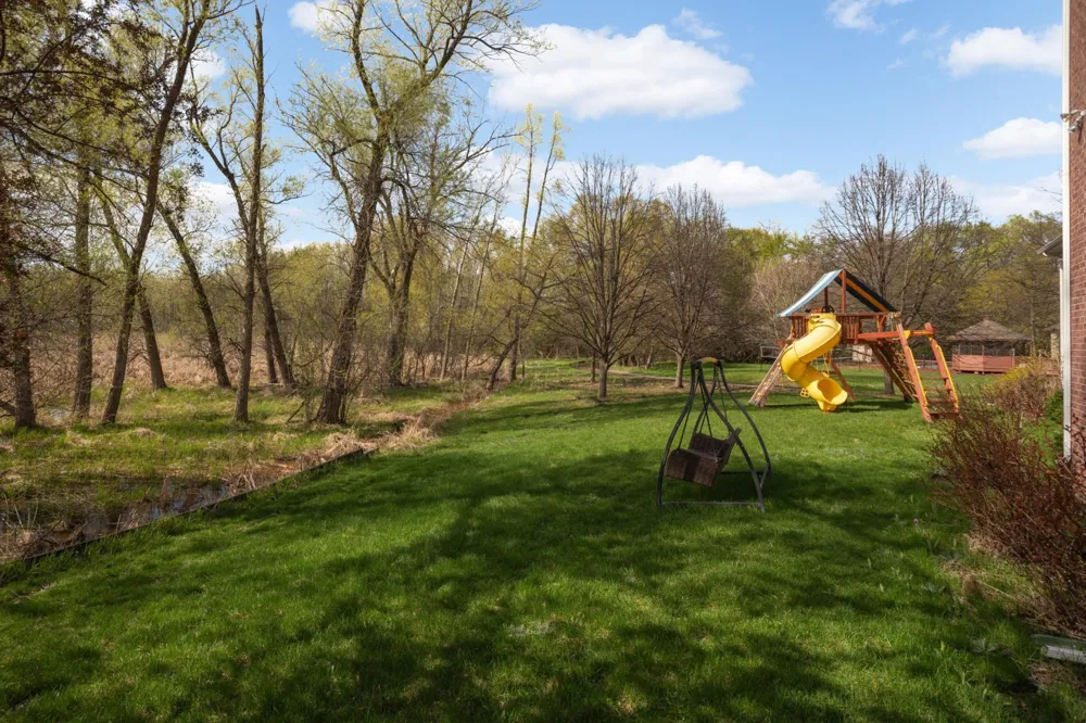 2437 Sunset Court Little Canada, MN 55117