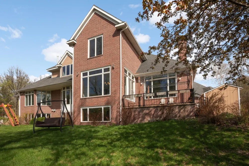 2437 Sunset Court Little Canada, MN 55117