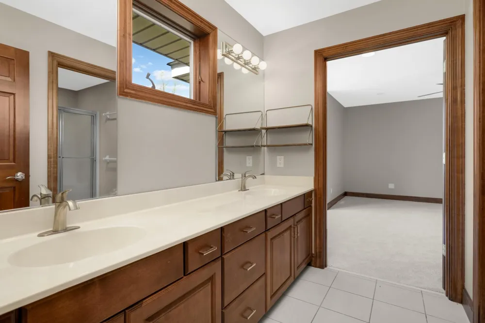 2437 Sunset Court Little Canada, MN 55117