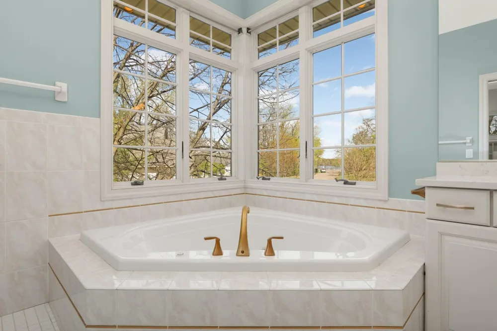 2437 Sunset Court Little Canada, MN 55117