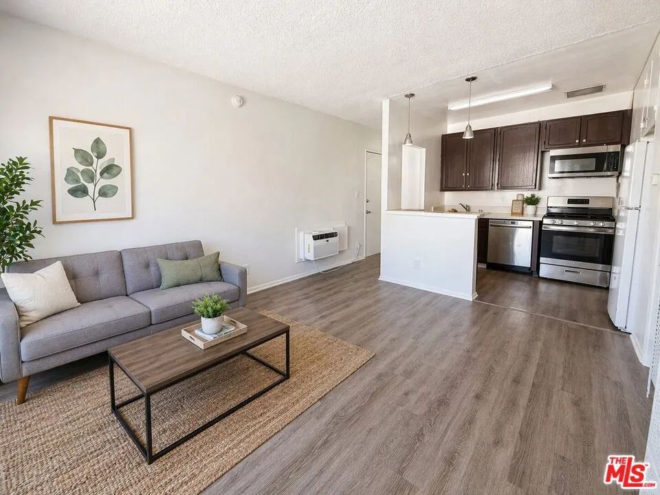 1133 W 36th Place #4 Los Angeles, CA 90007