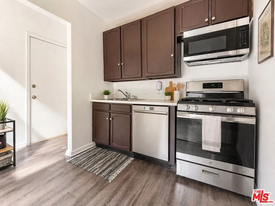 1133 W 36th Place #4 Los Angeles, CA 90007