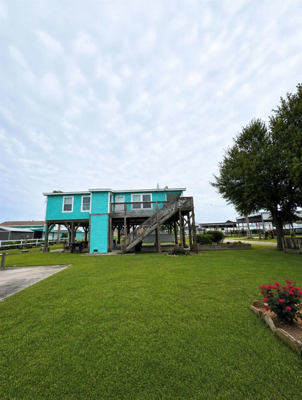 906 Moms Road Port Bolivar, TX 77650
