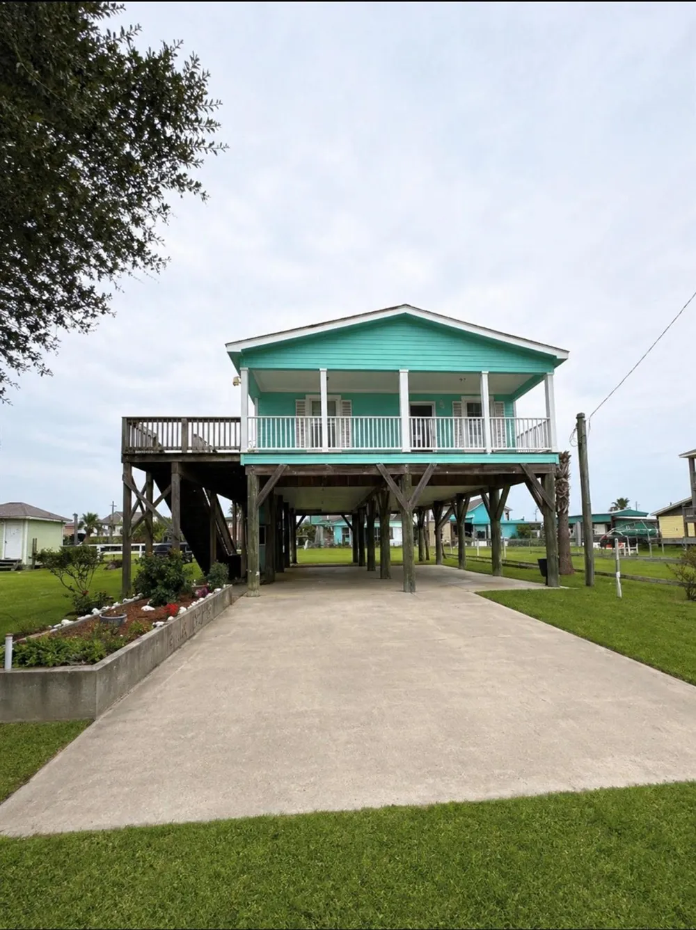 906 Moms Road Port Bolivar, TX 77650