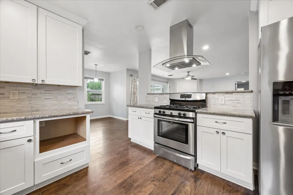 427 Biscayne Boulevard El Lago, TX 77586
