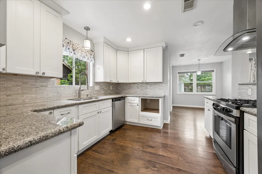 427 Biscayne Boulevard El Lago, TX 77586