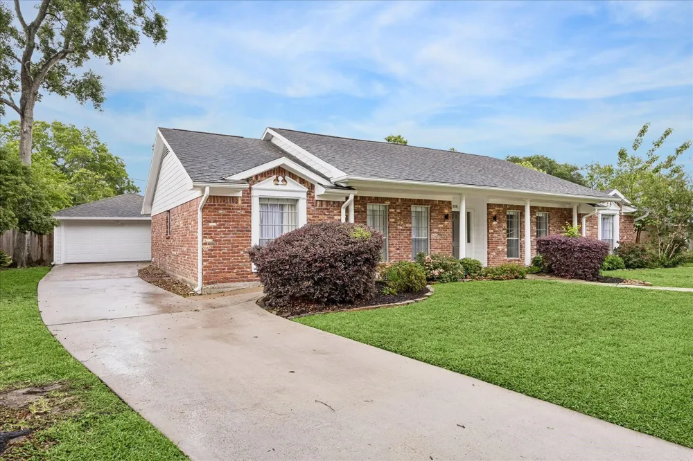 427 Biscayne Boulevard El Lago, TX 77586