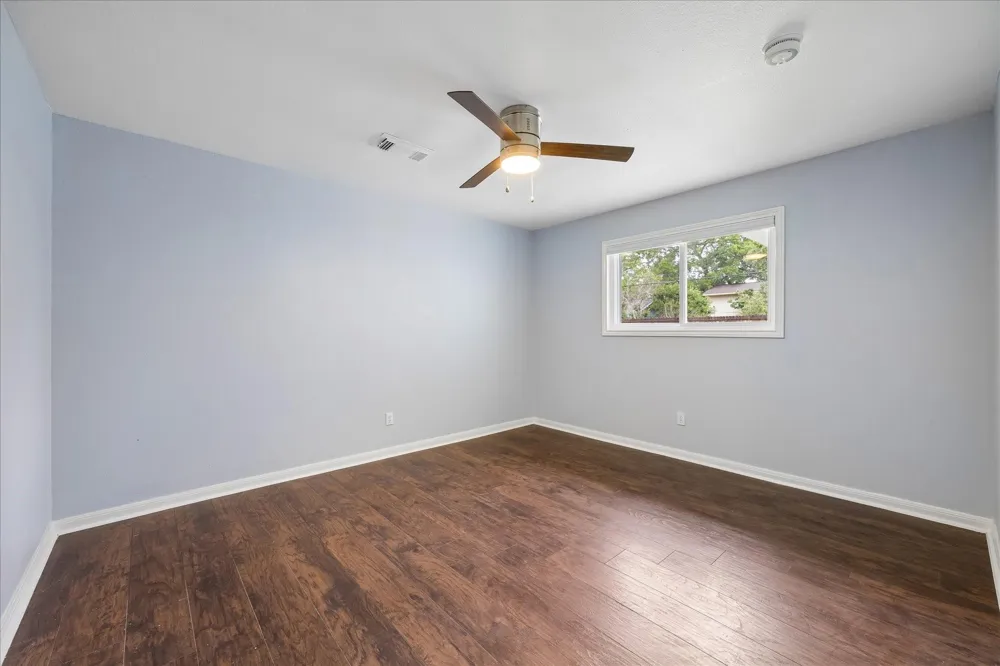 427 Biscayne Boulevard El Lago, TX 77586