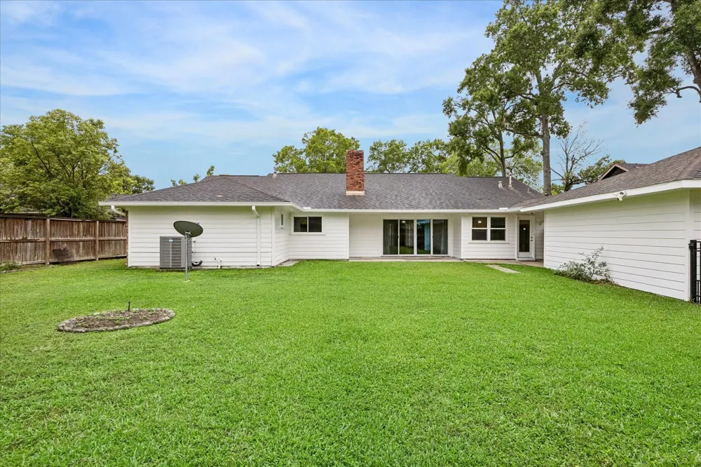 427 Biscayne Boulevard El Lago, TX 77586