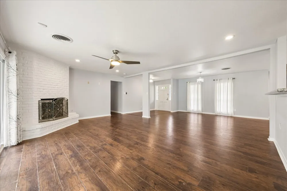 427 Biscayne Boulevard El Lago, TX 77586