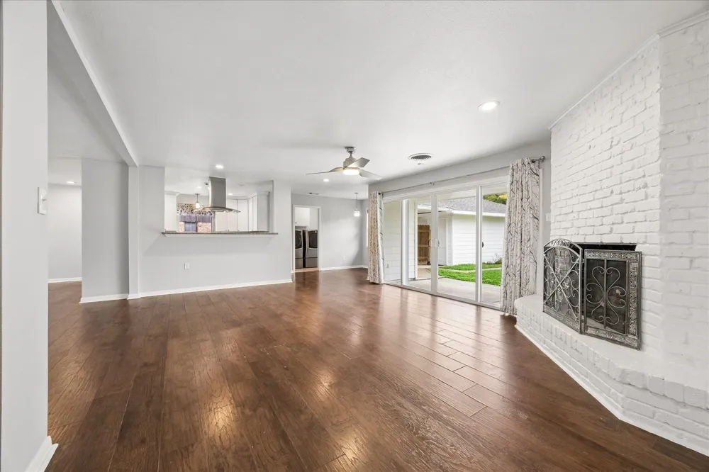 427 Biscayne Boulevard El Lago, TX 77586