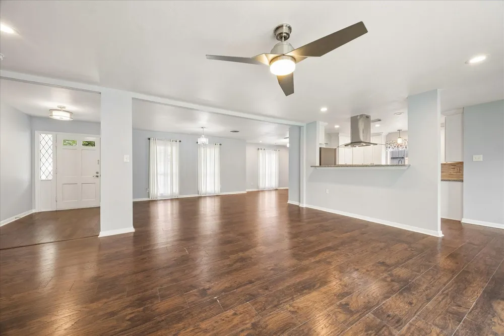 427 Biscayne Boulevard El Lago, TX 77586