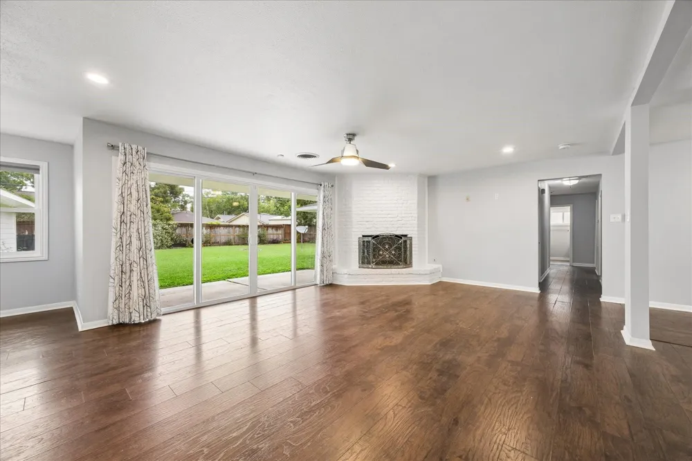 427 Biscayne Boulevard El Lago, TX 77586