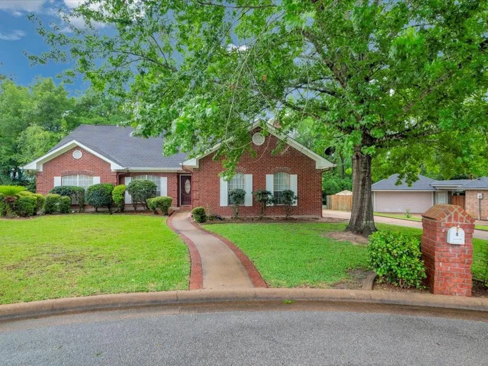 8 Columbia Court Lufkin, TX 75901